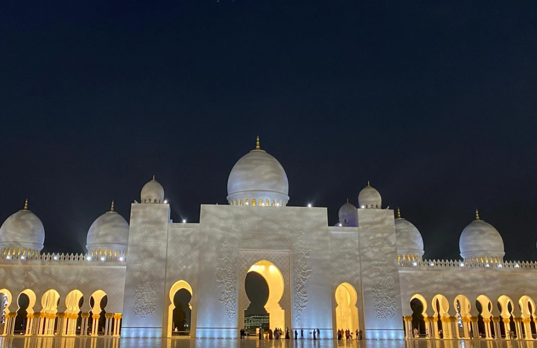 Abu Dhabi City Tour with Grand Mosque from Dubai