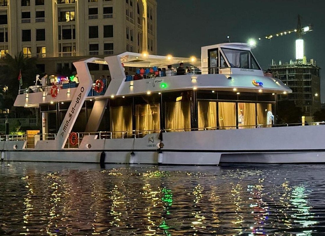 Dinner Luxury Glass Cruise on Dubai Canal
