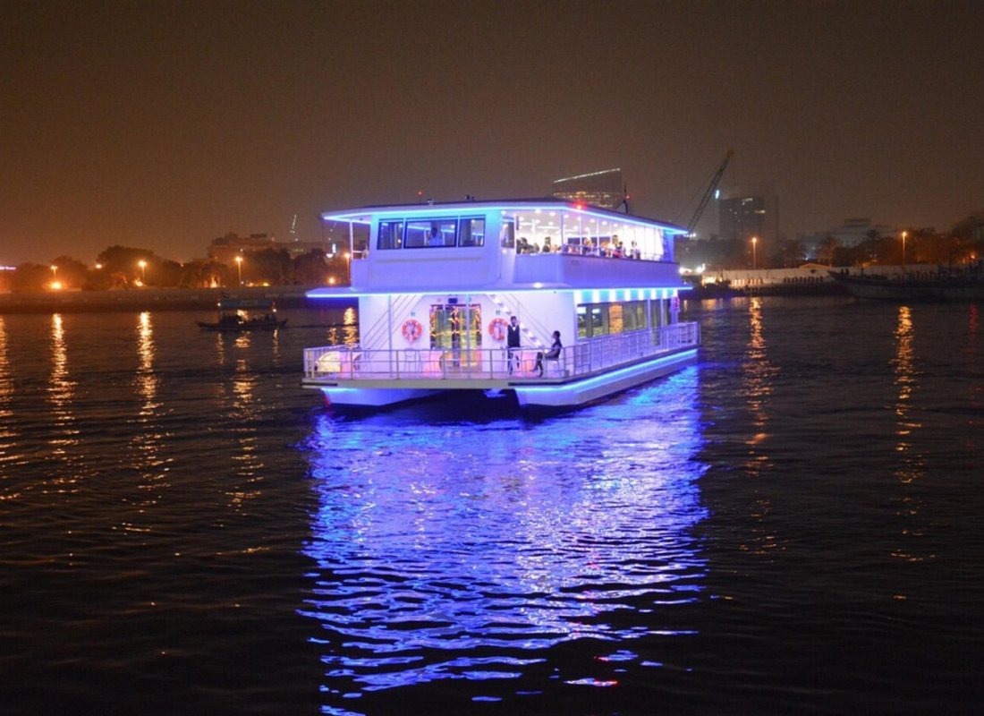 Dubai Marina Yacht with BBQ Buffet Dinner and Iconic Views