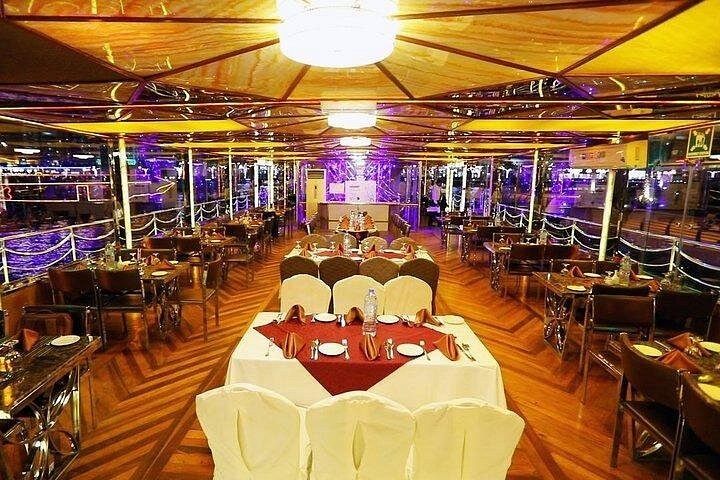 Dubai Creek Dhow Cruise Dinner