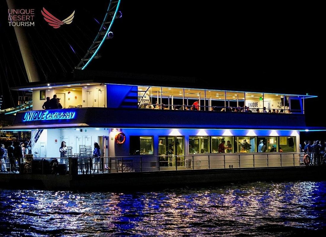 5 Star Luxury Catamaran Dinner Cruise in Dubai Marina