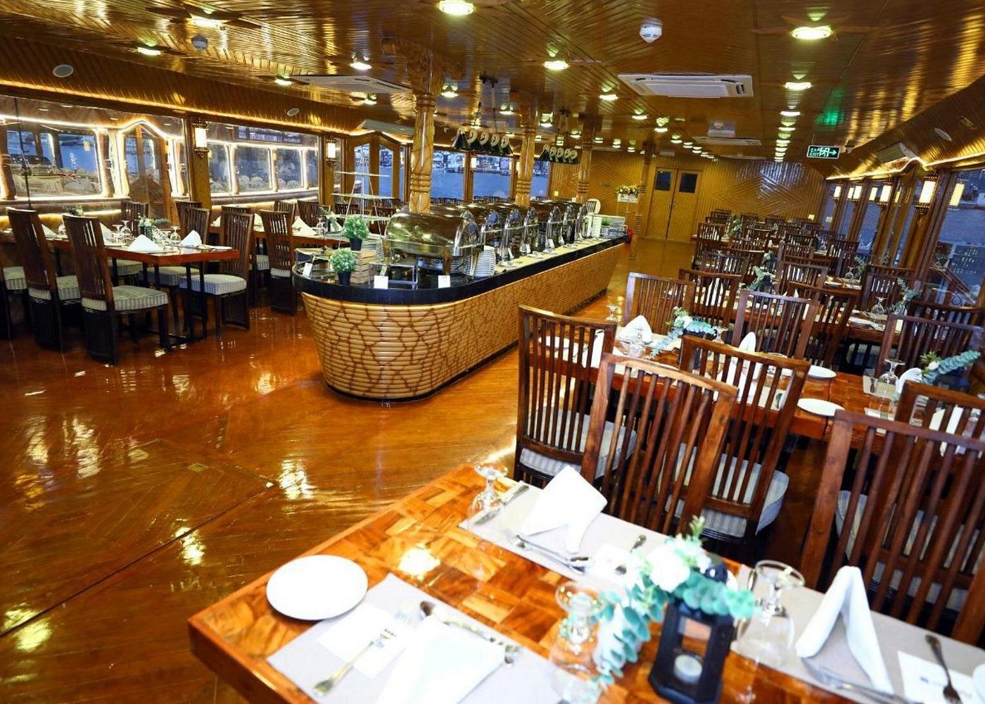 Dhow Cruise at Marina Dubai with Dinner and Live Entertainment