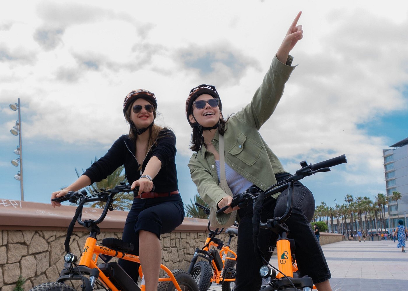 Barcelona Small Group Tour with Local Guide on Bike or E-Bike