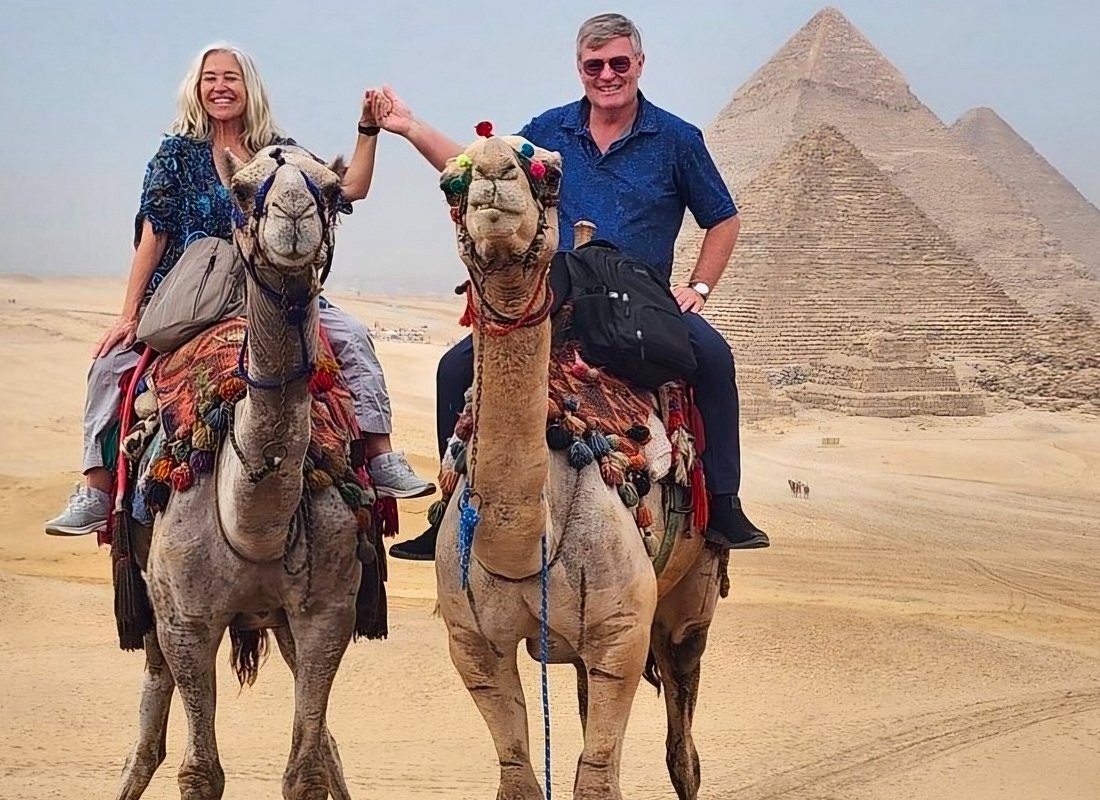 Cairo VIP Tour: Pyramids, Sphinx, Grand Egyptian Museum & Bazaar