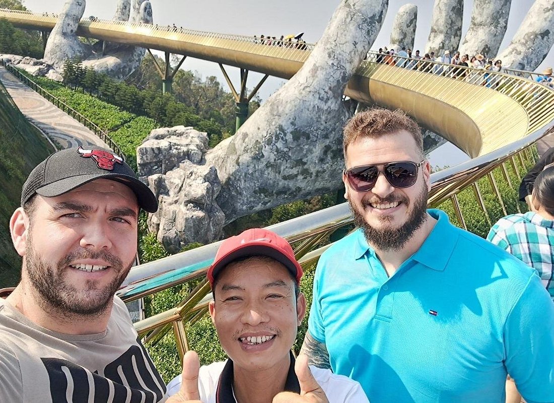 Private car and cable car ticket to the Ba Na hills and Golden Bridge