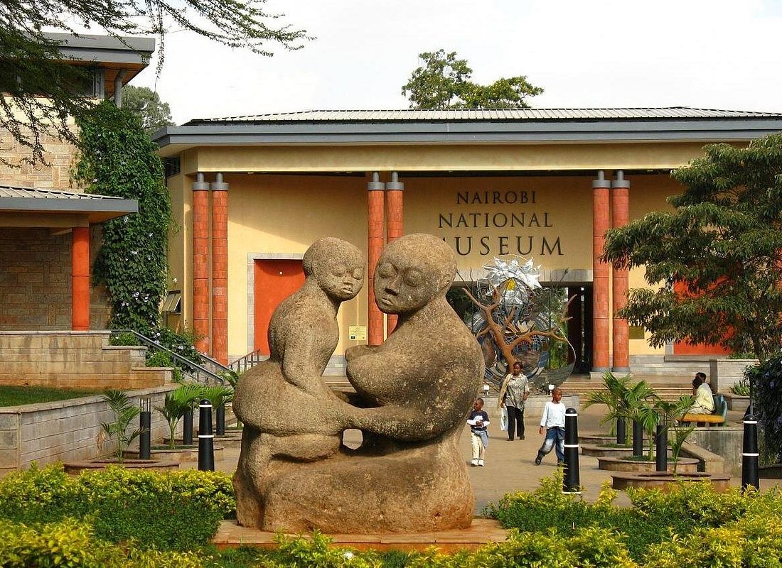 Nairobi Museum KICC Tower Kobe and Bomas of Kenya Day Tour